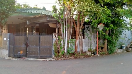 Rumah 1 lantai, lokasi strategis di Pesanggrahan