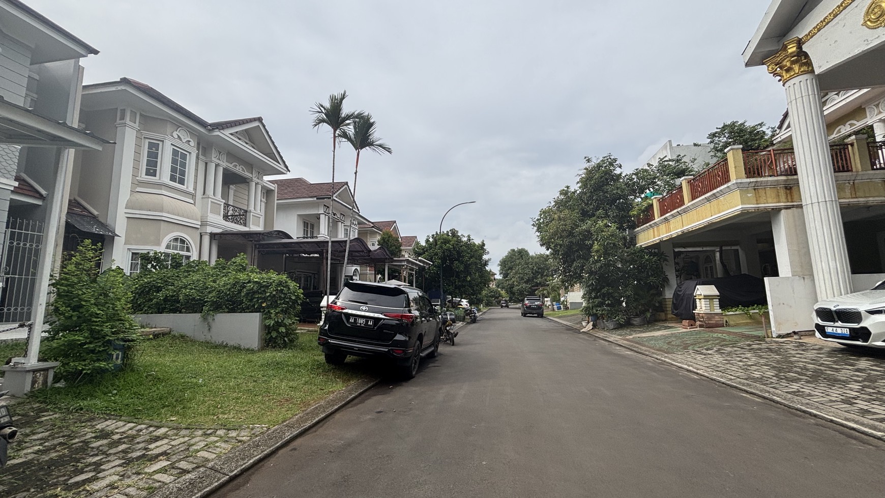 Rumah Cantik di Dalam Cluster Kota Wisata 