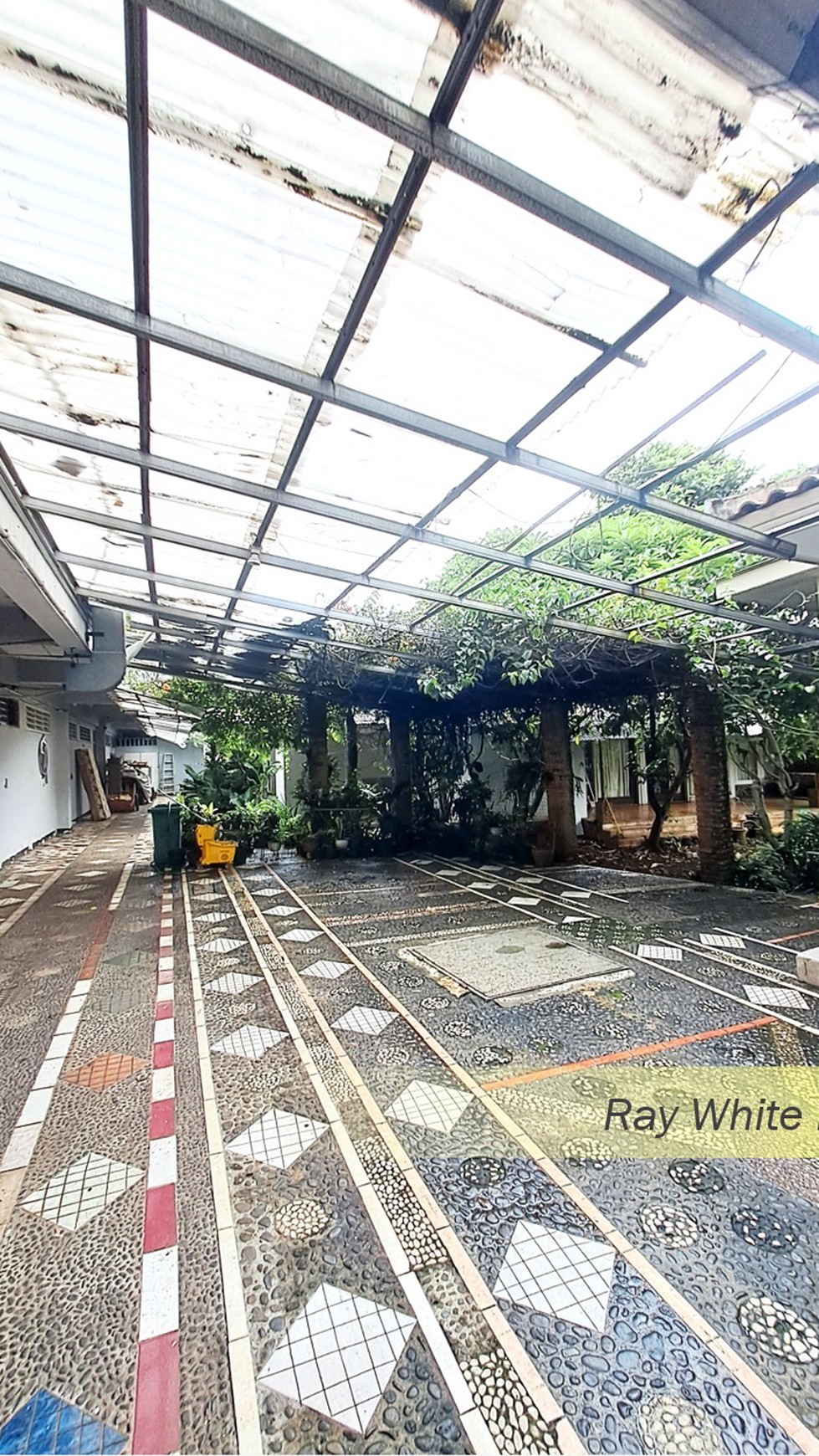 Rumah Hitung Tanah Area Cipete