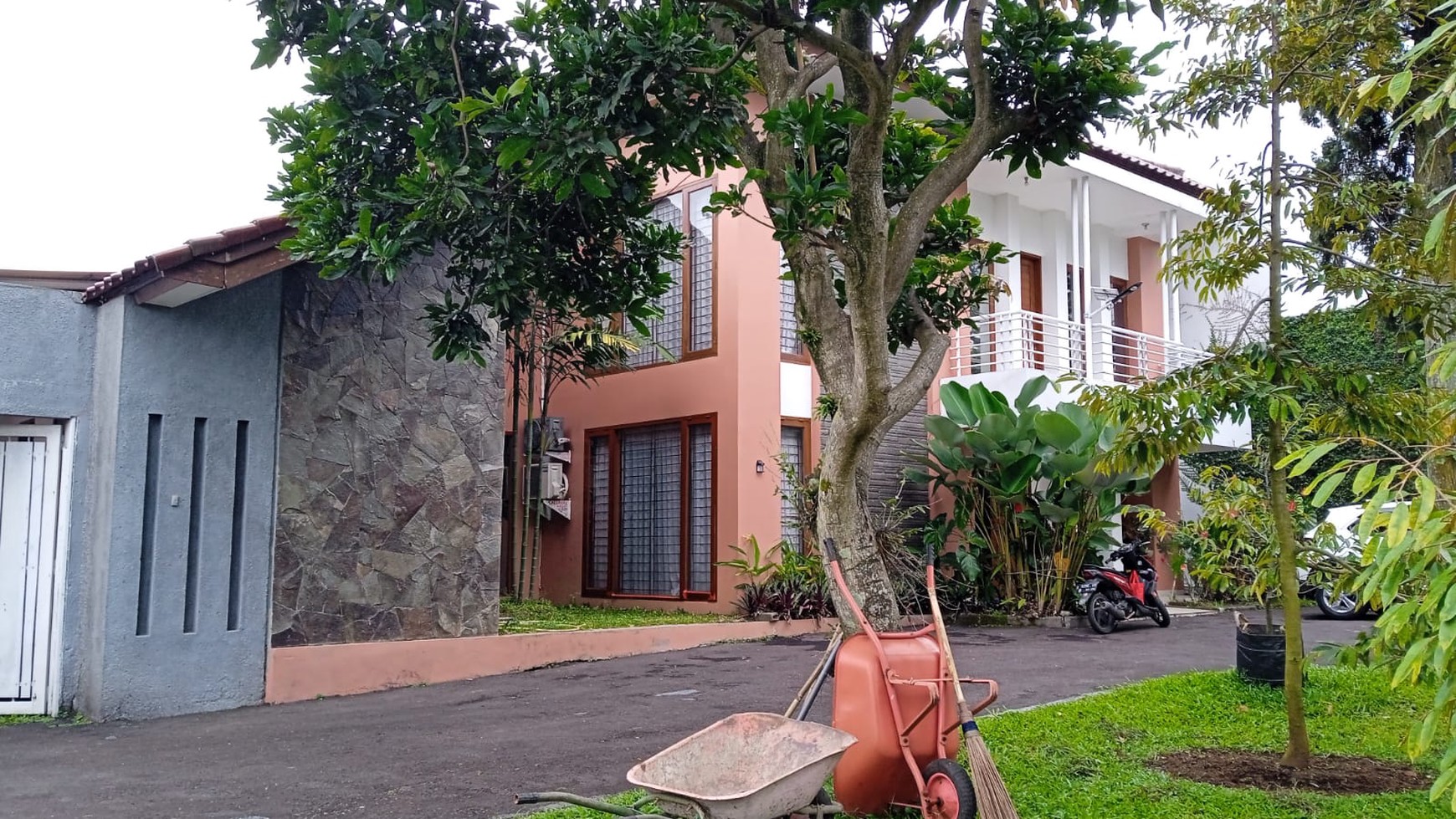 Rumah Hitung Tanah Area Cipete