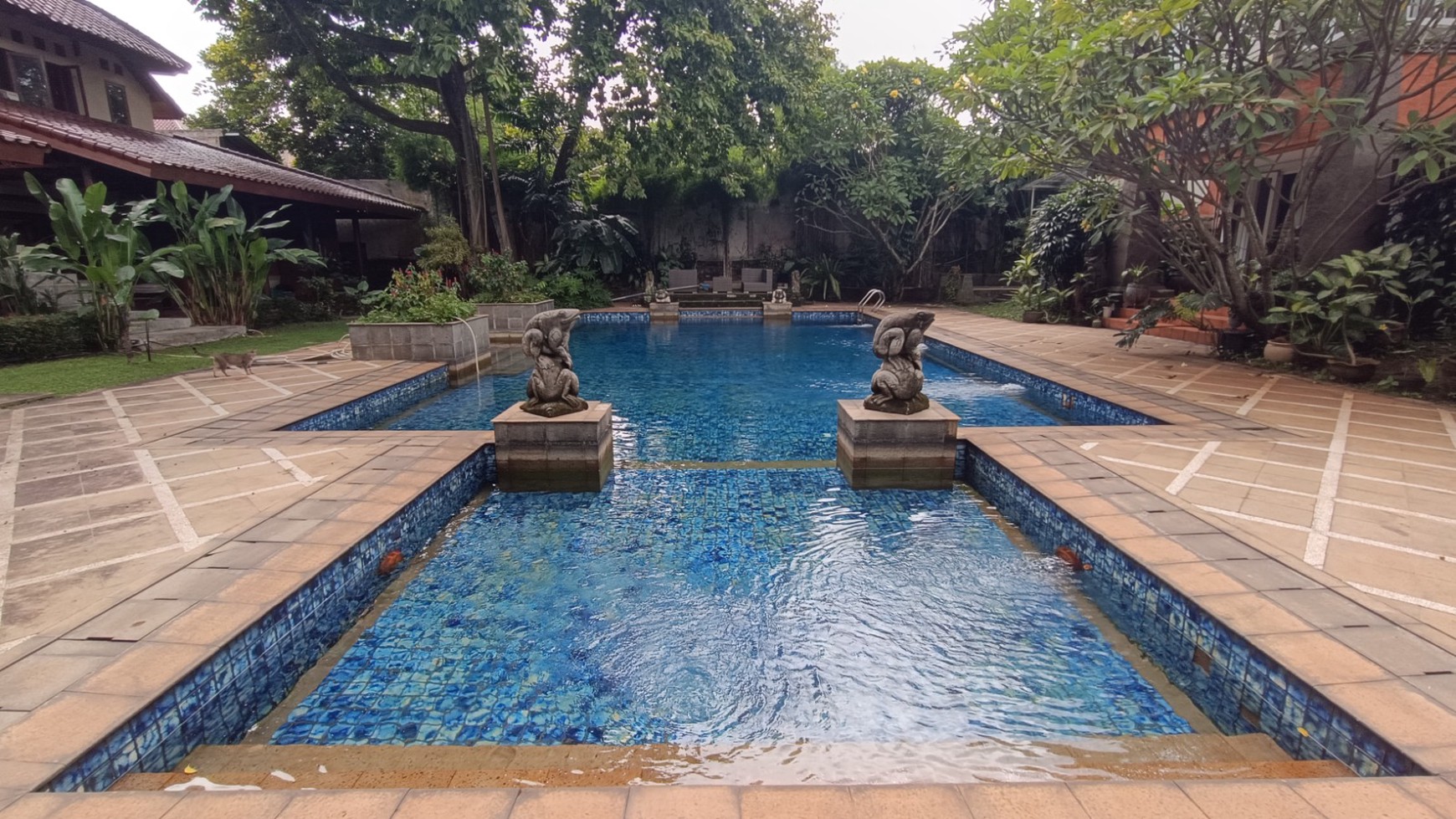 Rumah Hitung Tanah Area Cipete