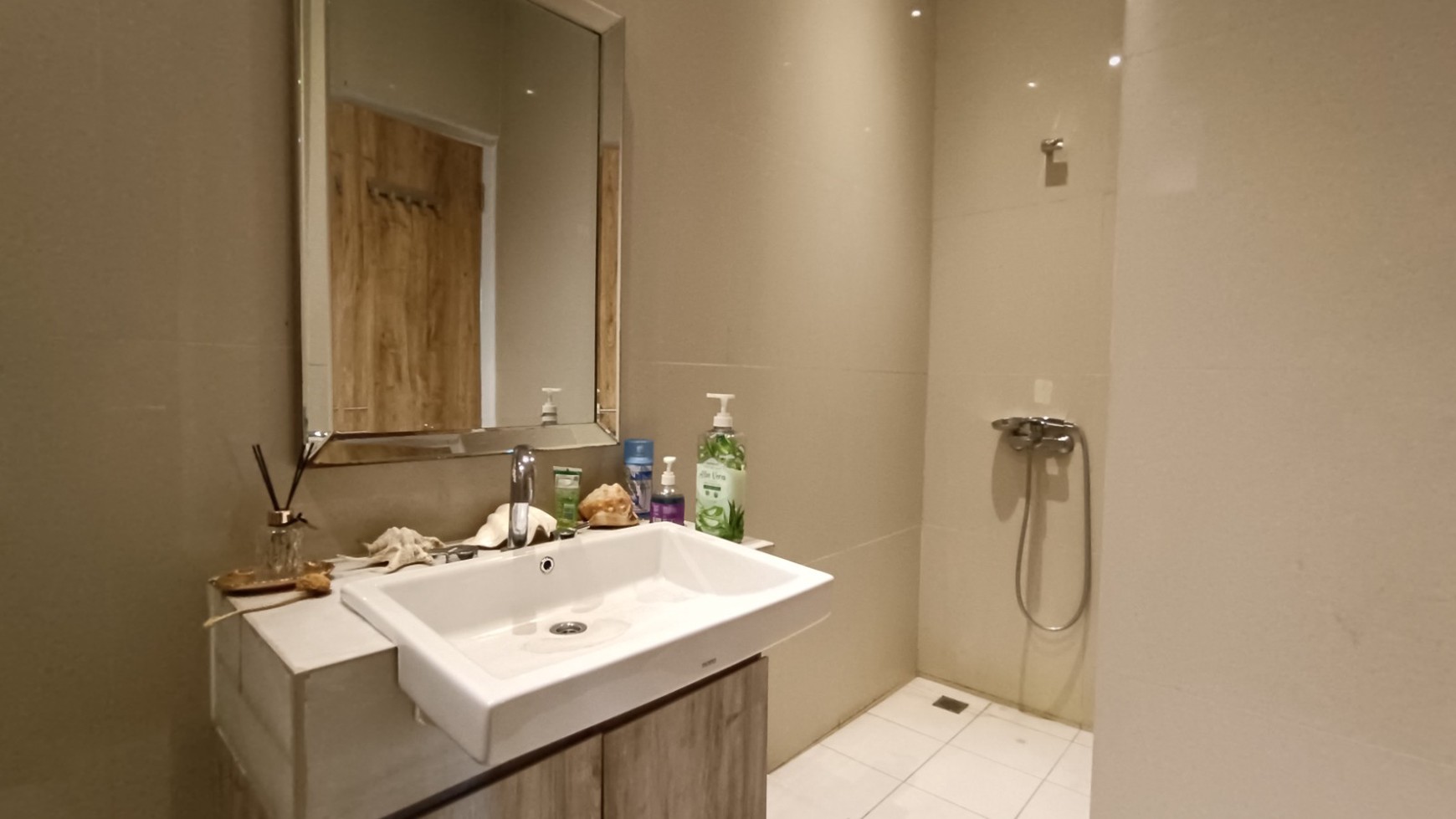 Rumah Hitung Tanah Area Cipete