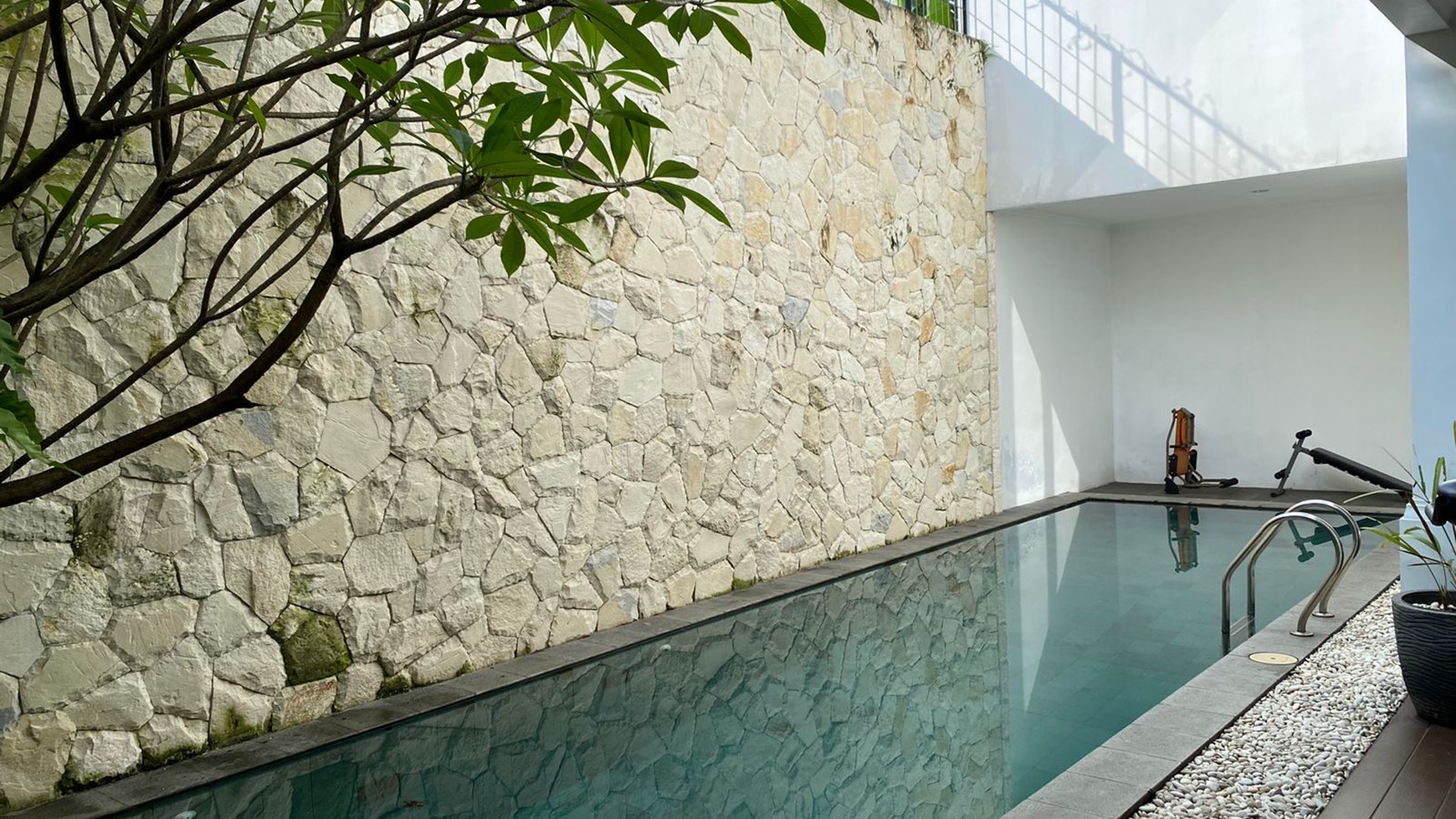 Rumah Hitung Tanah Area Cipete