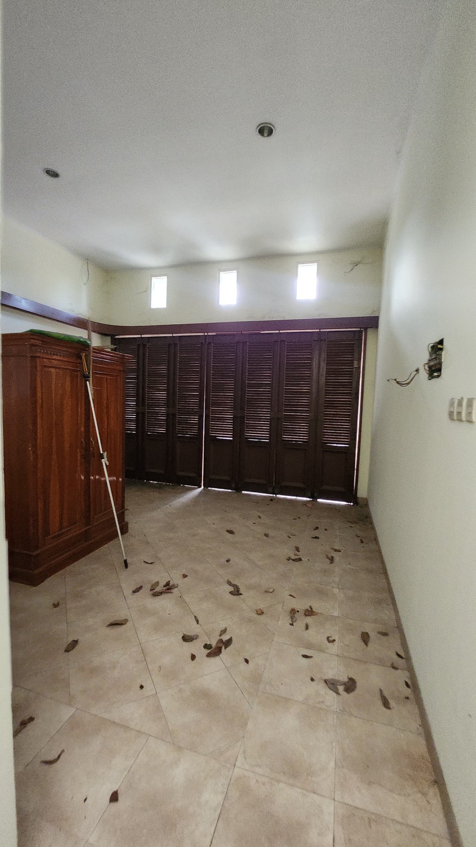 Dijual / Disewakan Rumah Central Park A Yani Residence Ketintang- Gayungan- Surabaya- Row Jalan KEMBAR - Dekat Graha Pena , Royal Plaza