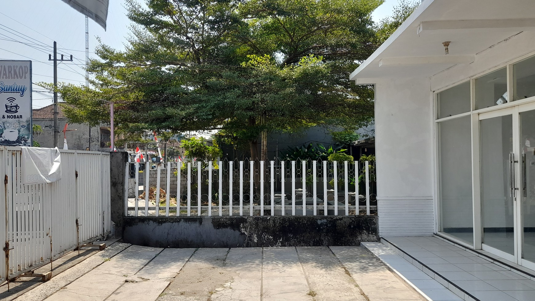 Rumah Mewah dengan Ruko di Kepanjen, Jombang Kota