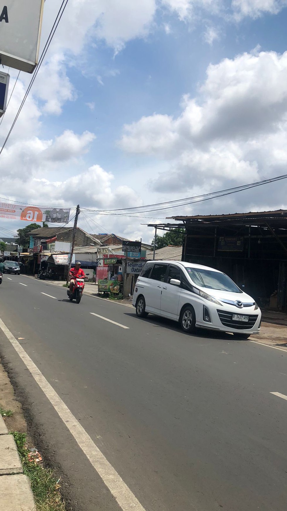 Ruko lokasi strategis jalan utama di Pondok Betung