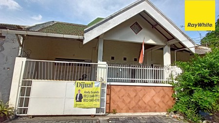 Dijual Rumah 2 lantai SHM di Ketintang Baru Surabaya