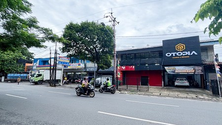 RUANG USAHA HITUNG TANAH DI PINGGIR JL CIPUTAT RAYA, KEBAYORAN LAMA, JAKARTA SELATAN