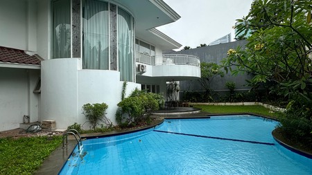 Rumah Classic 2 lantai di kawasan Elite Denpasar Kuningan, Jakarta Selatan