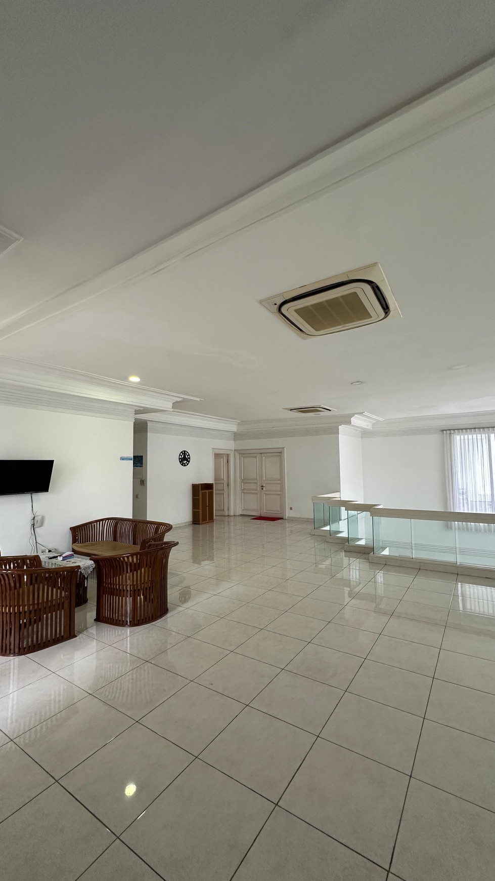 Rumah Classic 2 lantai di kawasan Elite Denpasar Kuningan, Jakarta Selatan