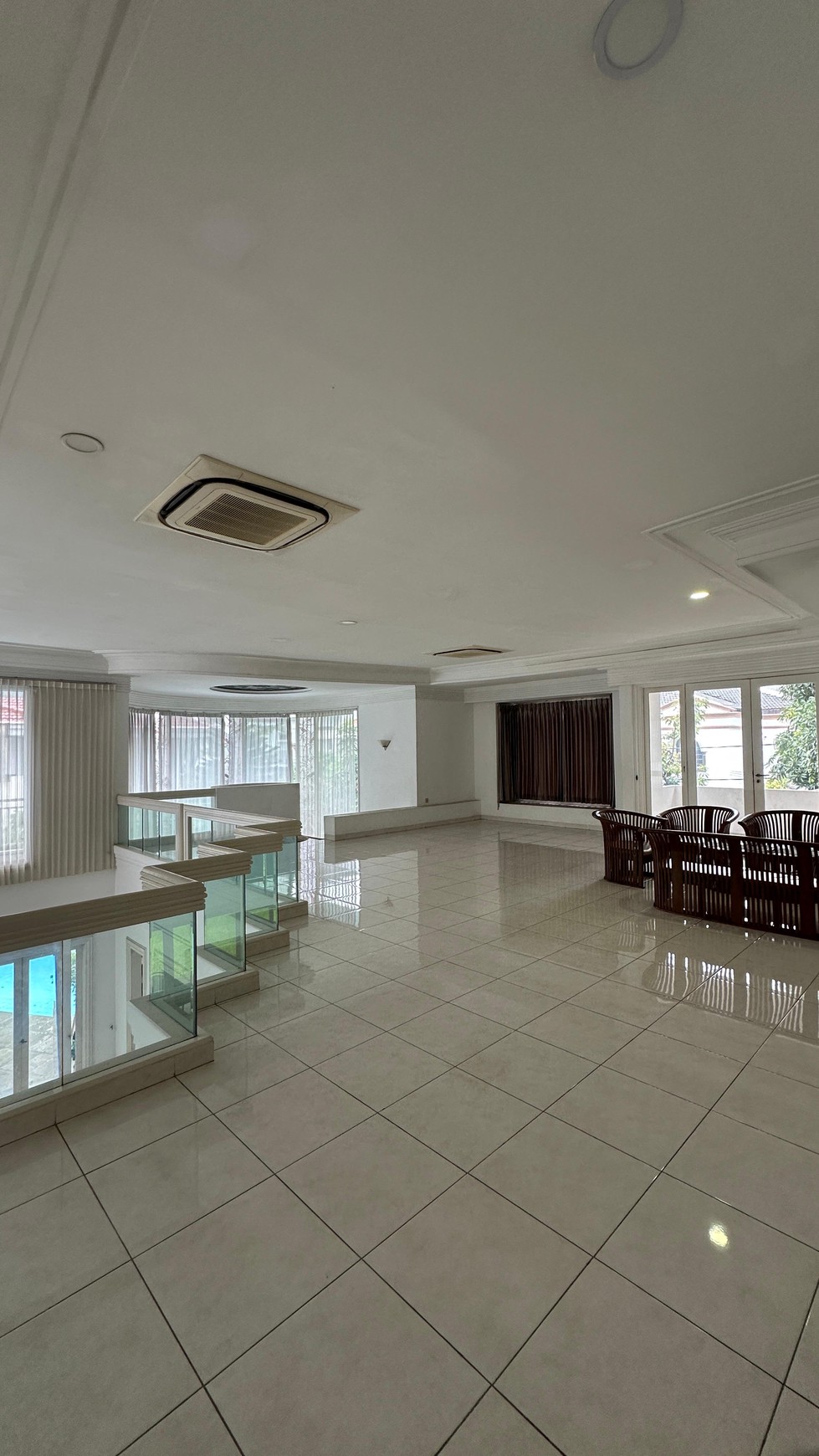 Rumah Classic 2 lantai di kawasan Elite Denpasar Kuningan, Jakarta Selatan