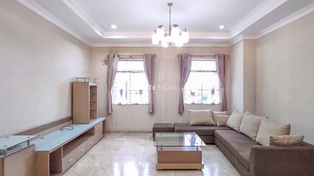 Unit di Apartemen Belleza, Permata Hijau