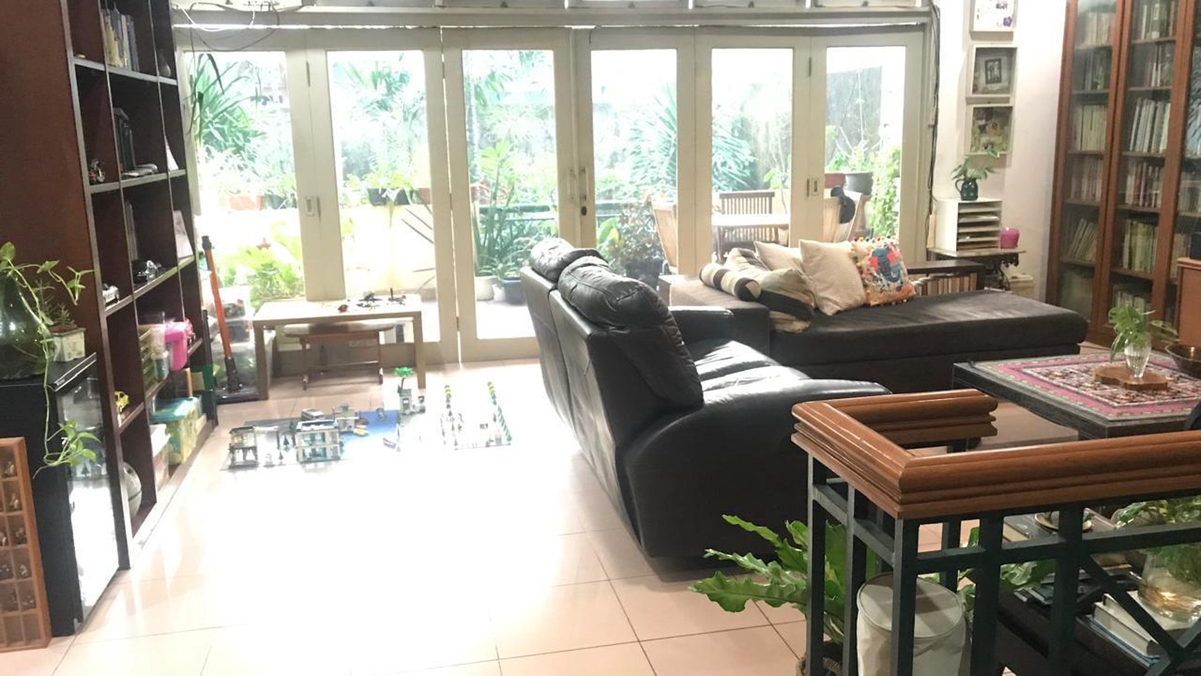 Rumah Bagus Di Jl Raya Ragunan Jakarta Selatan