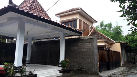 Rumah Dengan Gaya Klasik Di Jalan Bener Kricak Tegalrejo Yogyakarta