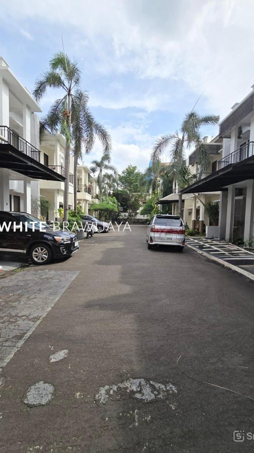 Rumah 2 Lantai Semi Furnished Antasari Kebayoran Baru