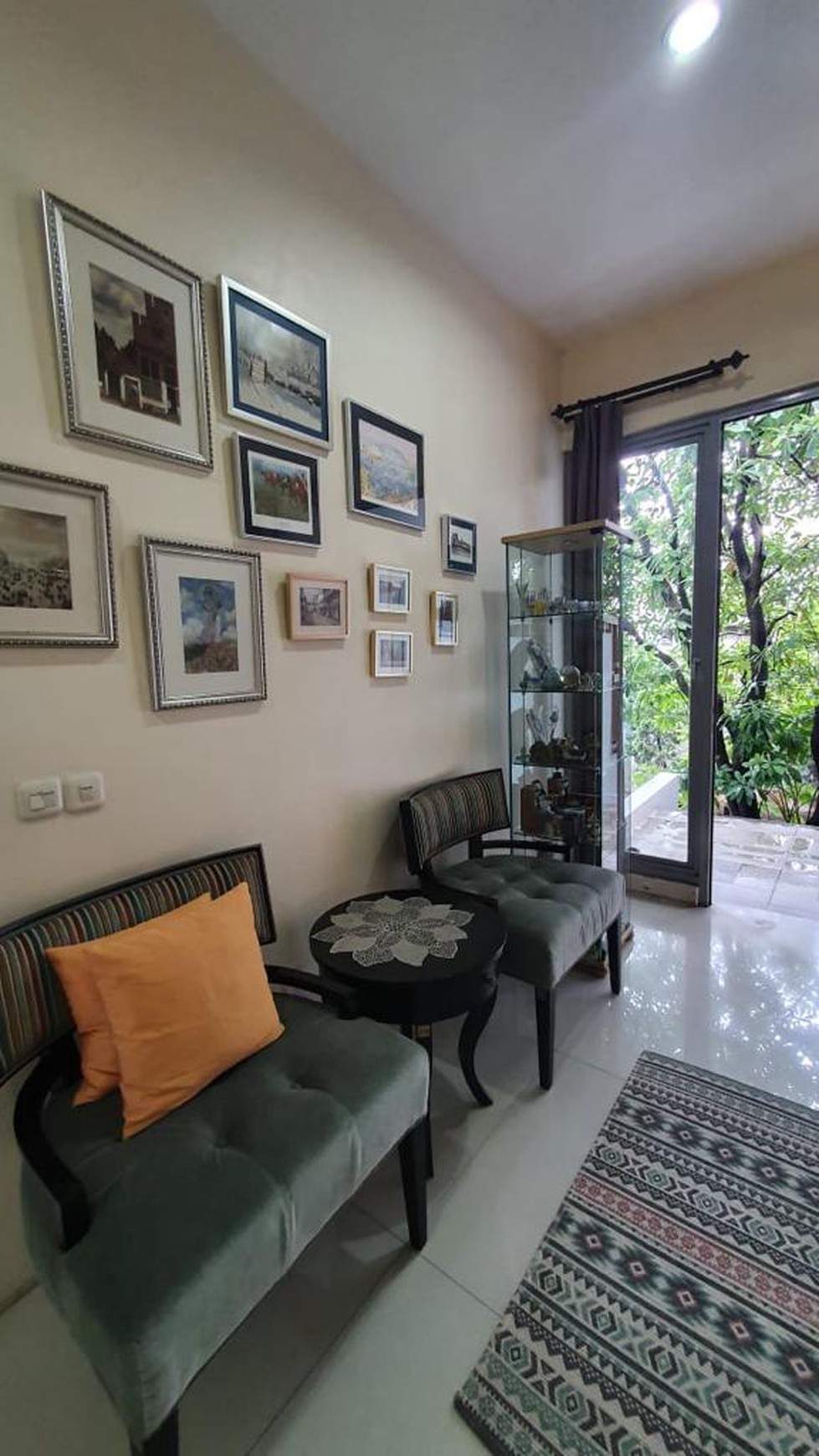 DIJUAL PERUMAHAN 4 LANTAI DI VILLA PONDOK INDAH, di Kebayoran, Jakarta Selatan.