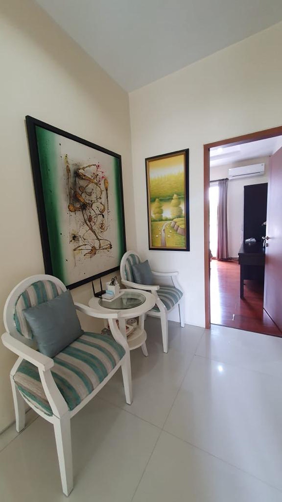 DIJUAL PERUMAHAN 4 LANTAI DI VILLA PONDOK INDAH, di Kebayoran, Jakarta Selatan.