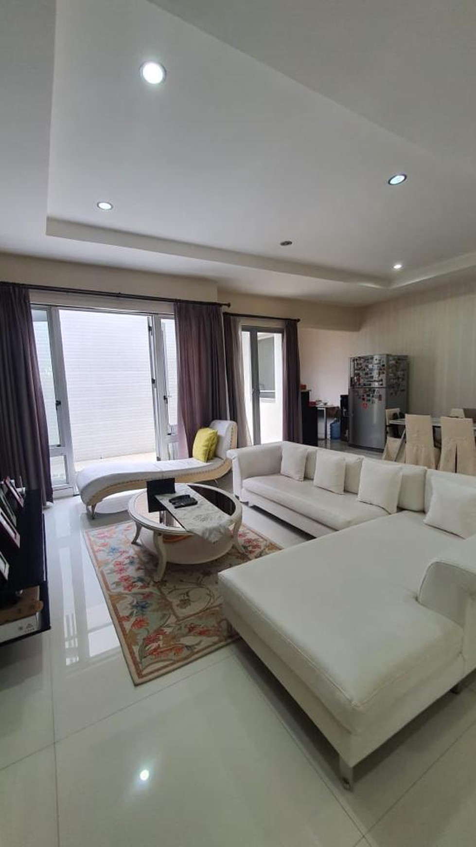 DIJUAL PERUMAHAN 4 LANTAI DI VILLA PONDOK INDAH, di Kebayoran, Jakarta Selatan.