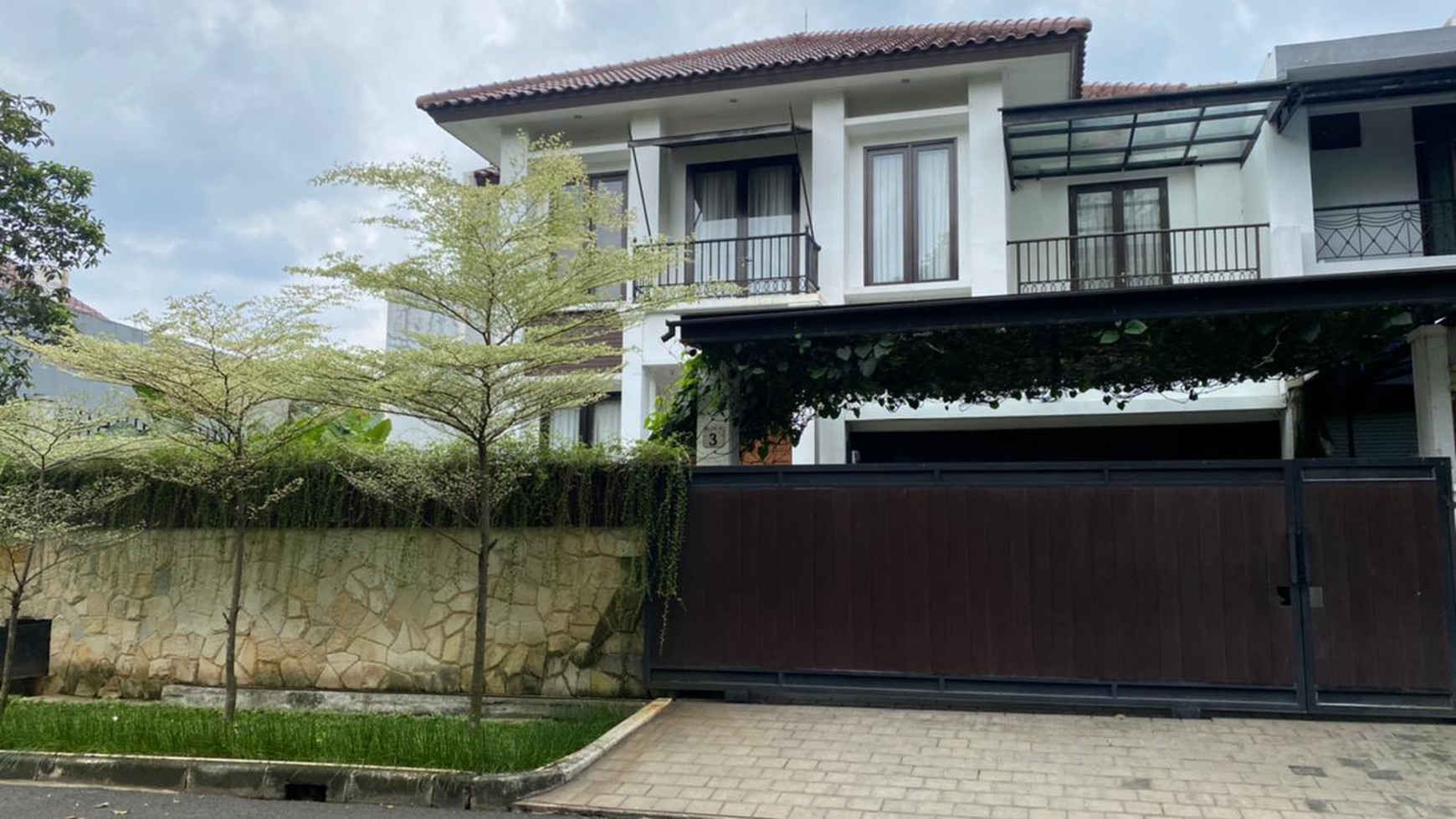 Rumah Bagus Di Jl Mandalika Raya Bukit Mas Rempoa Jakarta Selatan