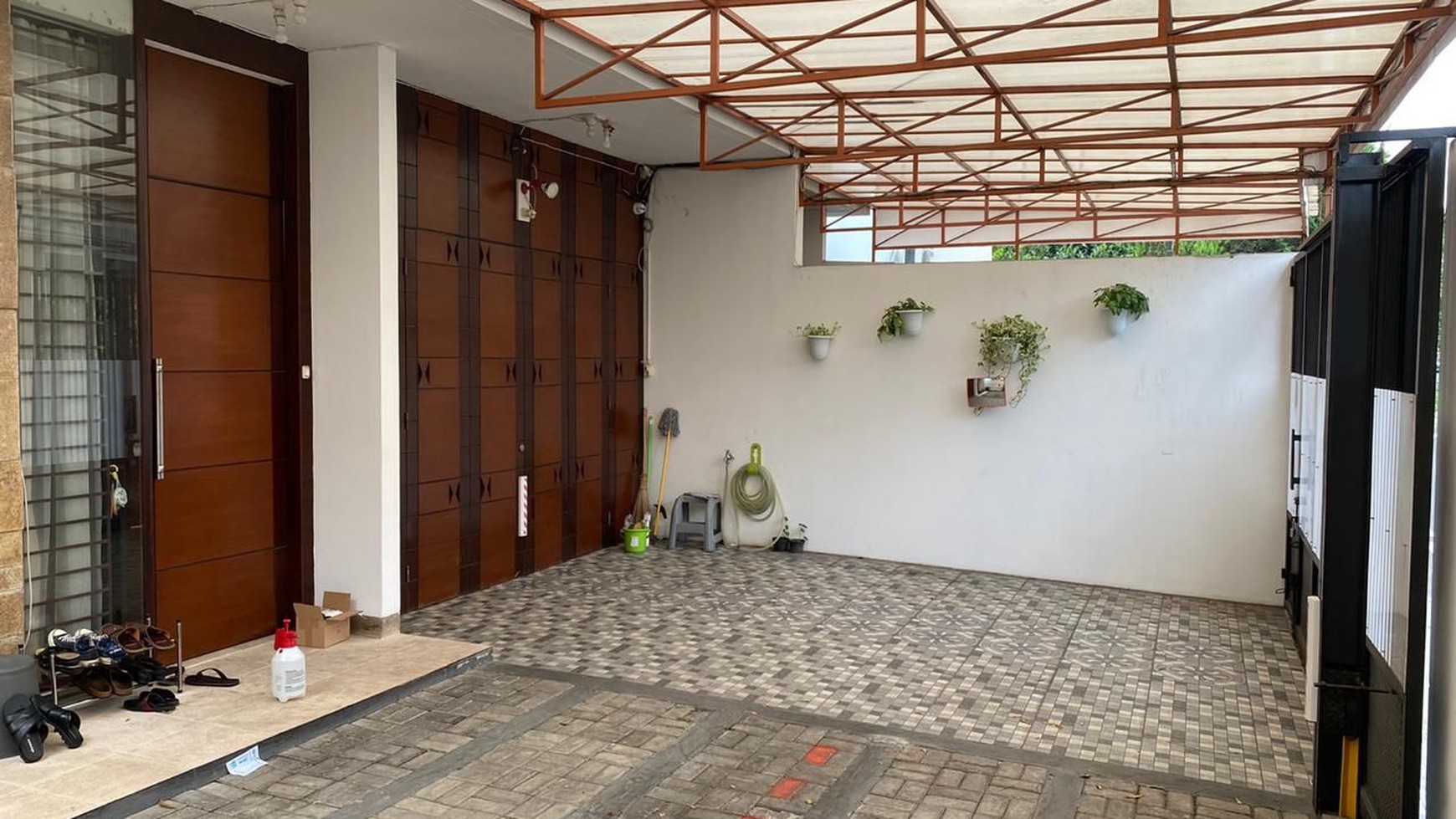 Dijual Rumah Minimalis 2 Lantai Siap Huni Lokasi Strategis di Lebak Bulus, Jakarta Selatan