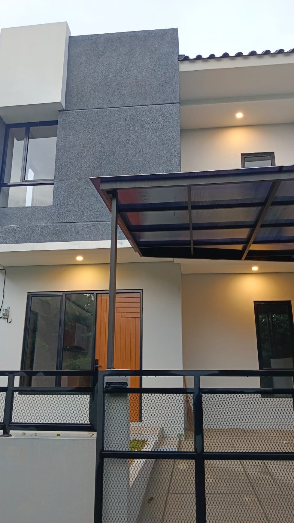 Di Jual Rumah Bangunan baru siap Huni  posisi hook 2 Lantai di Ciledug, Tangerang