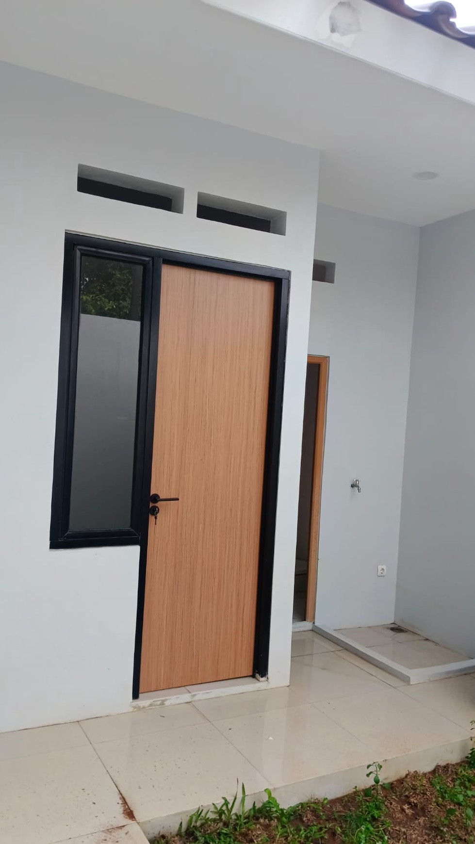 Di Jual Rumah Bangunan baru siap Huni posisi hook 2 Lantai di Ciledug, Tangerang 