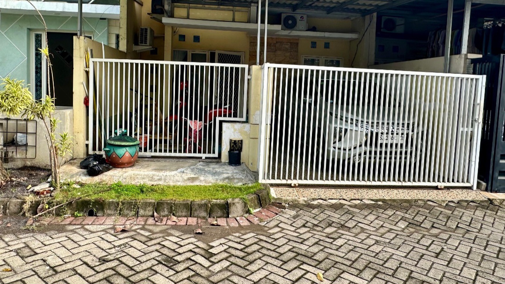 Murah Dijual Rumah Taman Wisata Regency Bonus SEMI Furnished Dekat Citraland, Pakuwon Mall