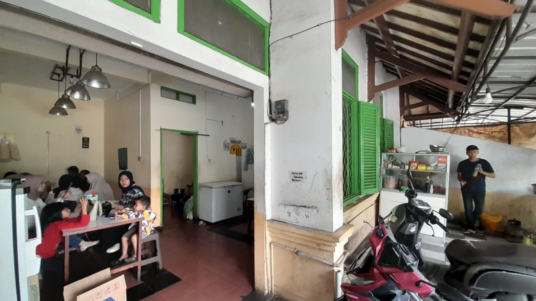 Rumah & Ruang Usaha di Sarimadu Barat Dekat Setra Duta