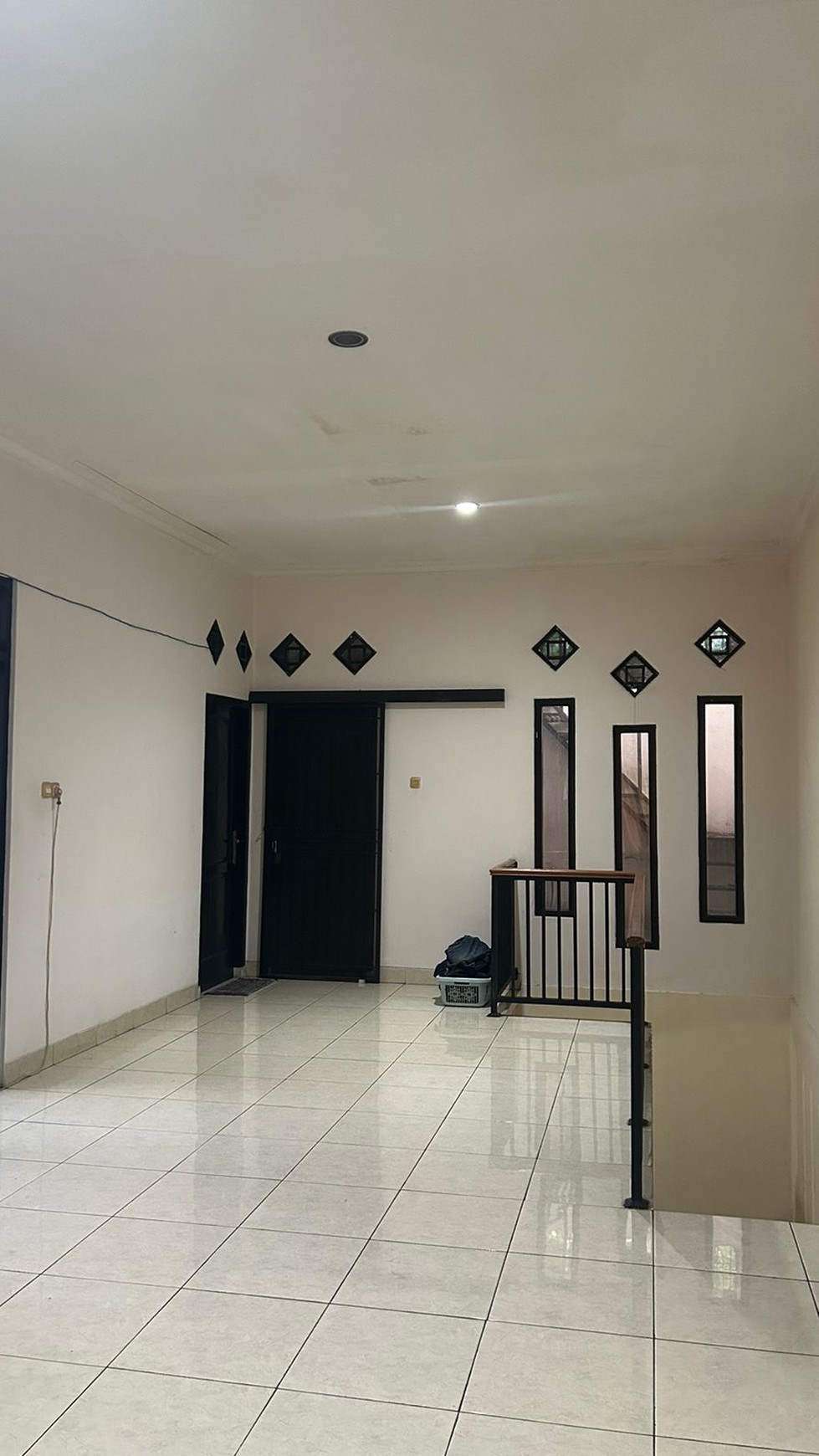 Rumah cantik Dijual 3 Lantai Lokasi Strategis di Bogor, Jawa Barat