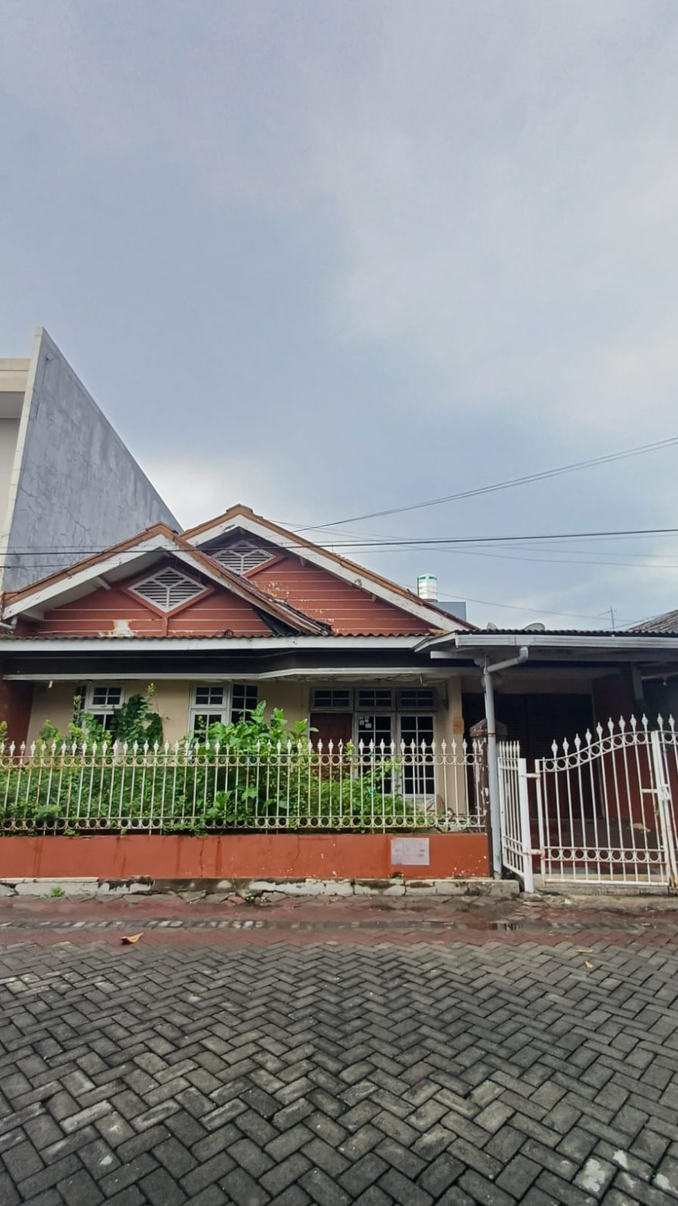 Rumah Hitung Tanah di Nirwana Executive, Wonorejo Surabaya Timur