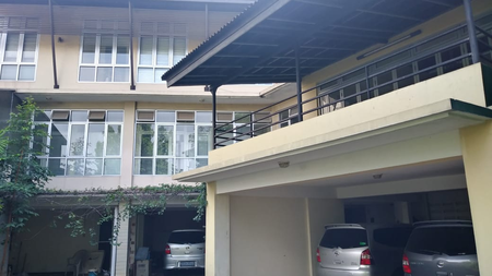 Dijual Rumah yang luas di jalan diesel lebak bulus 