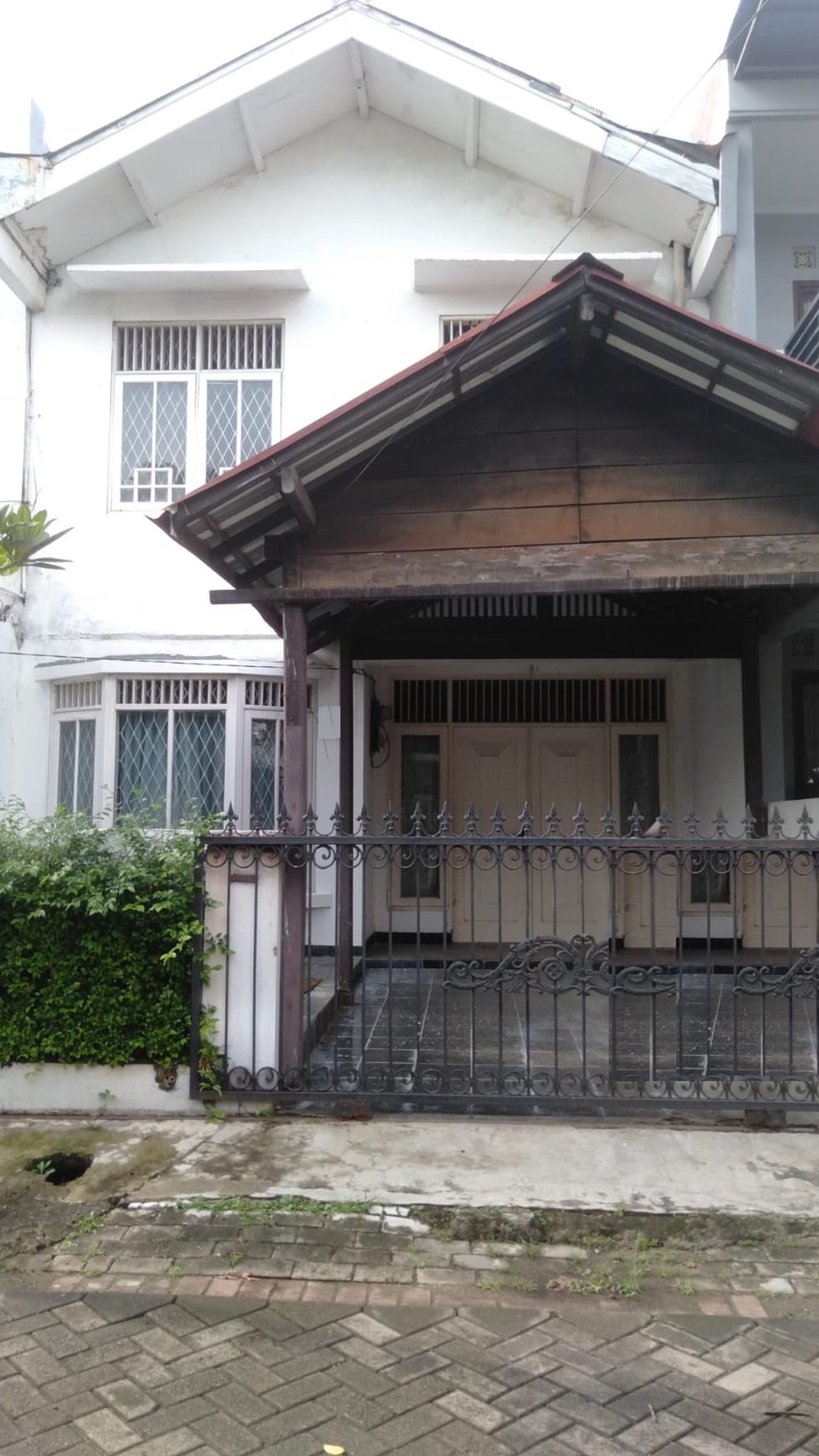 Rumah Bagus Diarea Bintaro Jaya Sektor 5, Dekat Stasiun KA & Toll