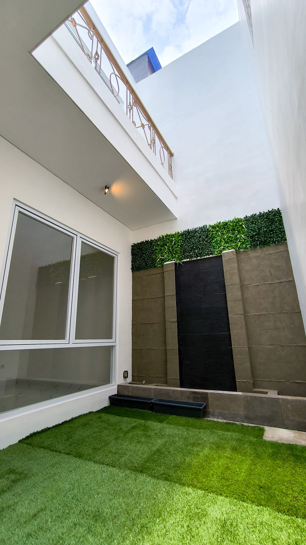 Rumah Baru Modern Minimalis Siap Huni di Emerald, Bintaro Jaya Sektor 9