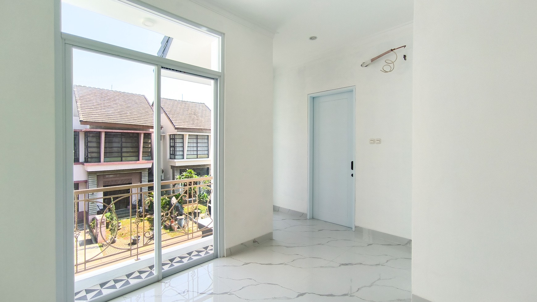 Rumah Baru Modern Minimalis Siap Huni di Emerald, Bintaro Jaya Sektor 9