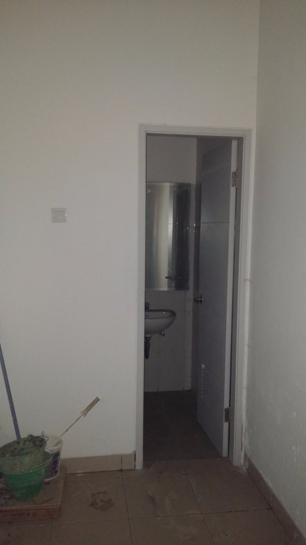 Disewakan Ruko Madrid 3.5 Lantai - Palem Semi, Karawaci