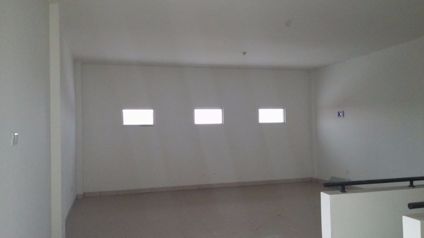 Disewakan Ruko Madrid 3.5 Lantai - Palem Semi, Karawaci