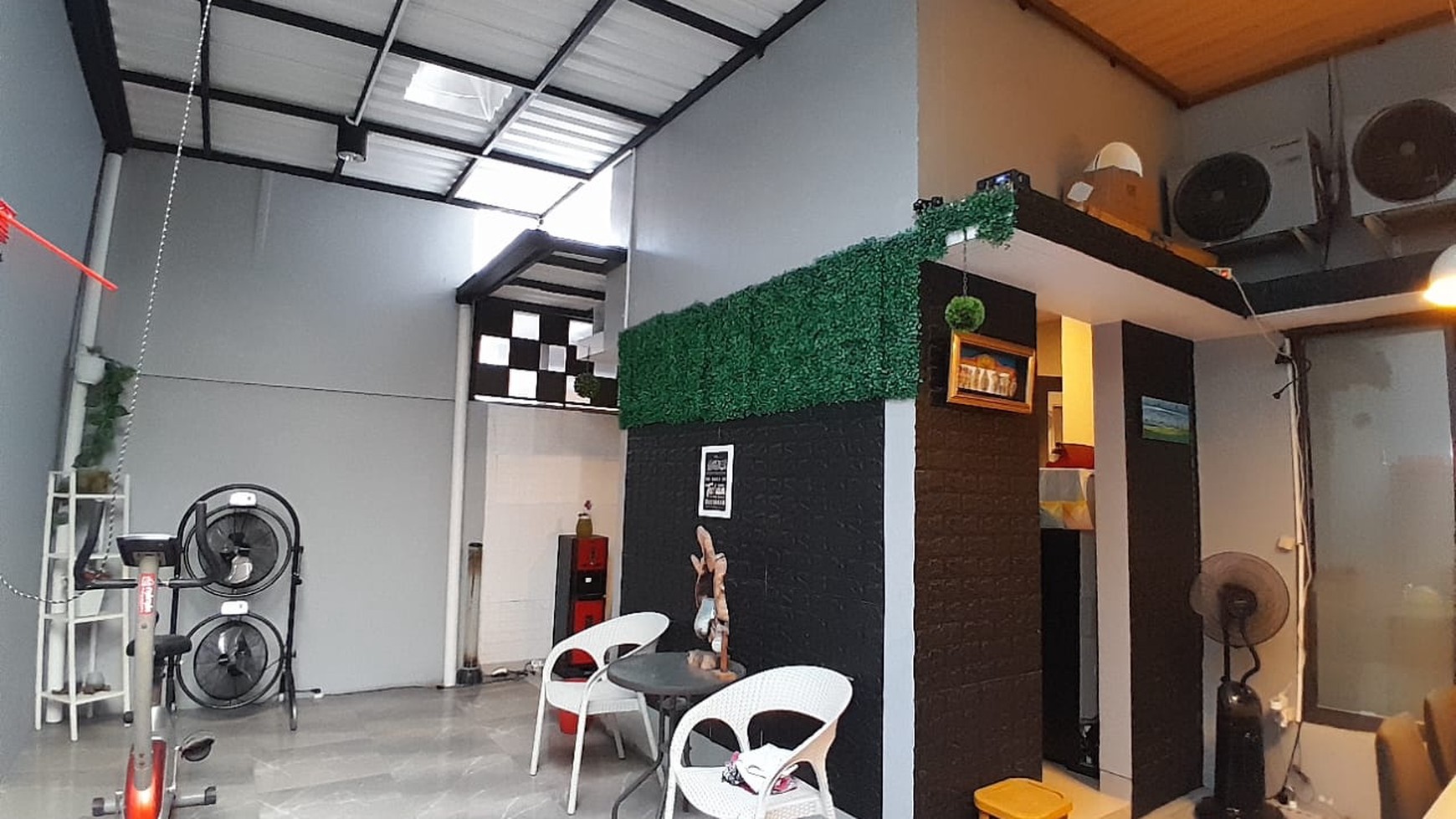 Rumah Modern Tropis, Full Renov Siap Huni di Premier Estate 3 Cibubur