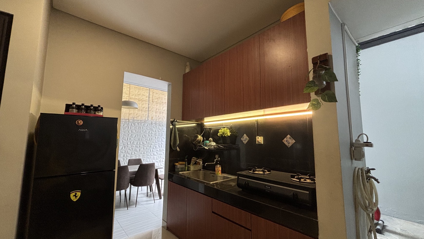Rumah Modern Tropis, Full Renov Siap Huni di Premier Estate 3 Cibubur