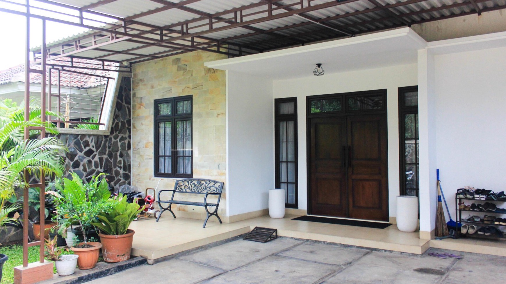 Rumah Cantik Siap Huni dan Asri di Kembangan, Jak Bar
