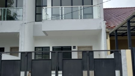 RUMAH CANTIK DAN BARU DI BLOK TERFAVORIT DI VILLA MELATI MAS - TANGERANG SELATAN