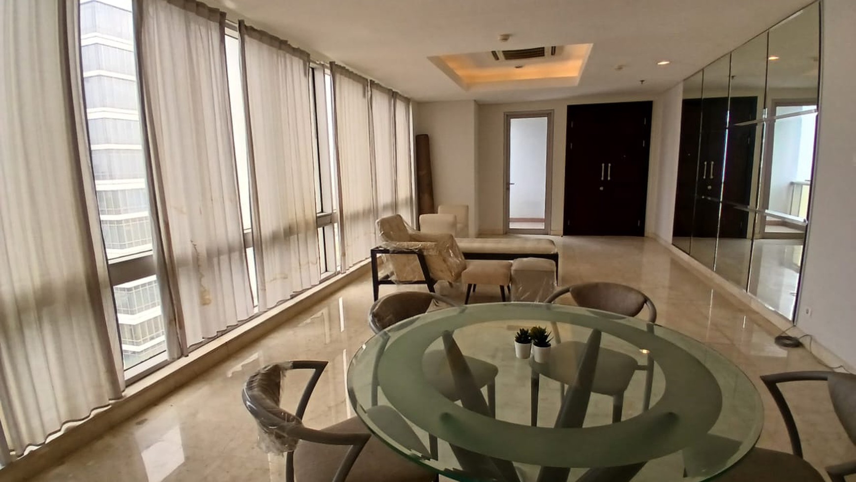 Dijual apartment The Grove  suite kuningan