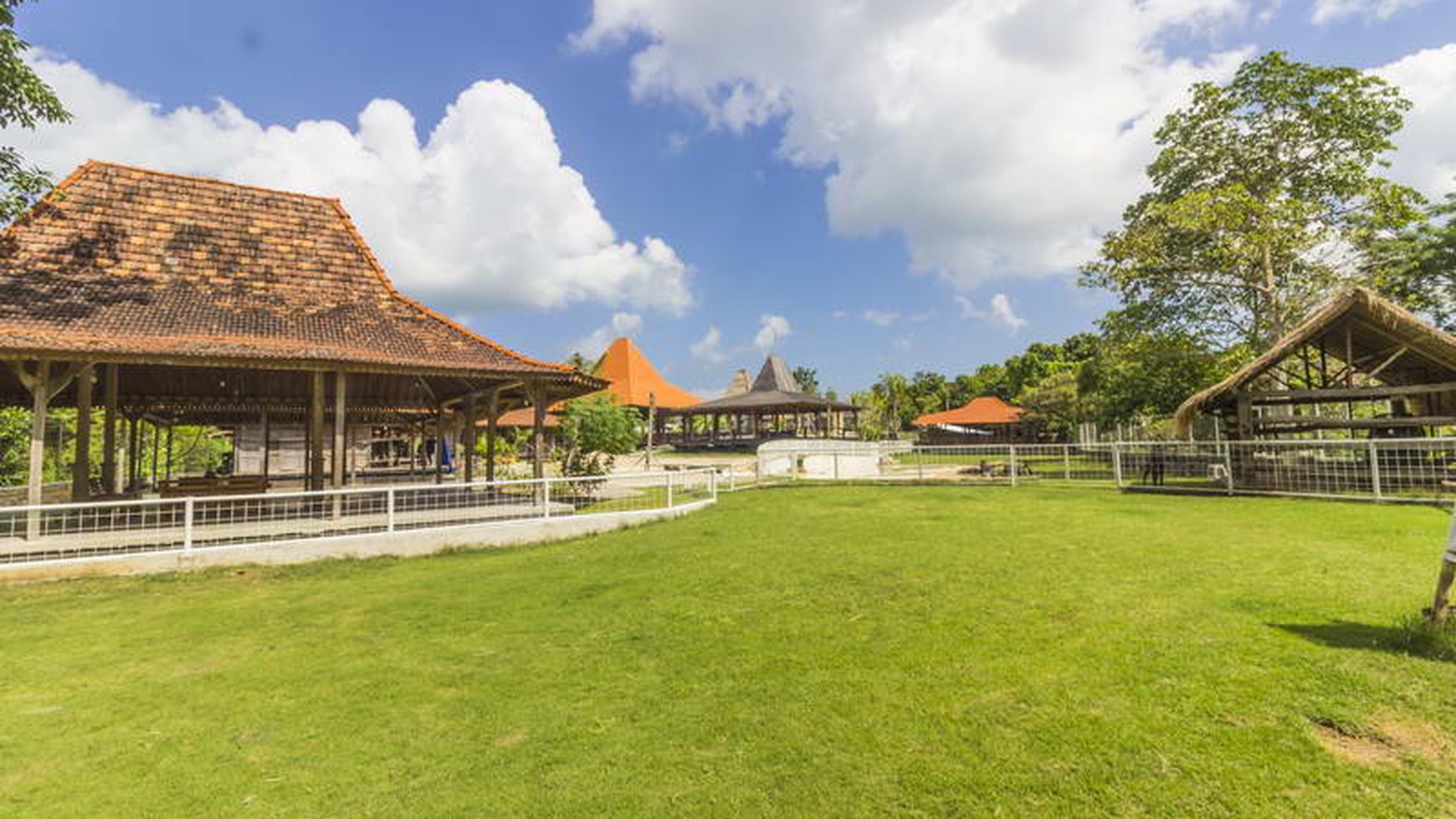 Freehold beautiful 9 joglos in area premium Canggu Bali