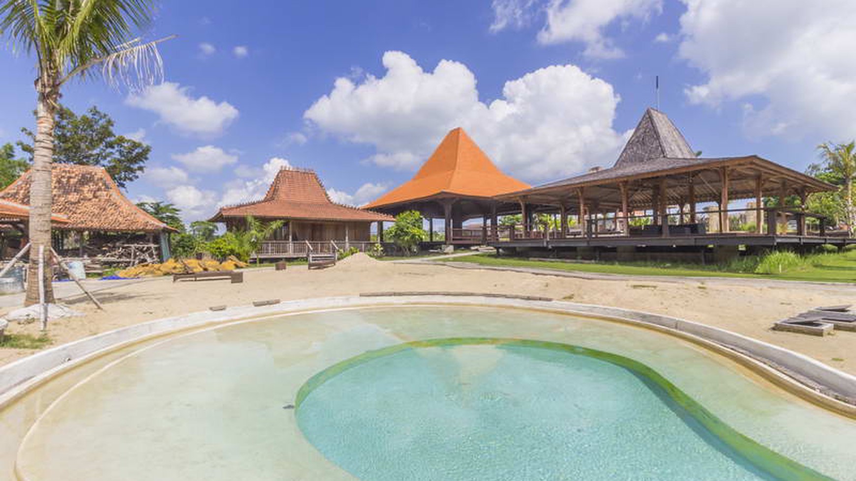 Freehold beautiful 9 joglos in area premium Canggu Bali