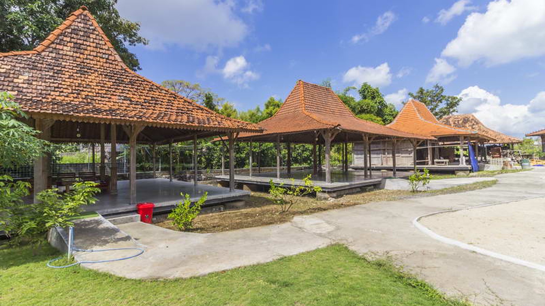 Freehold beautiful 9 joglos in area premium Canggu Bali