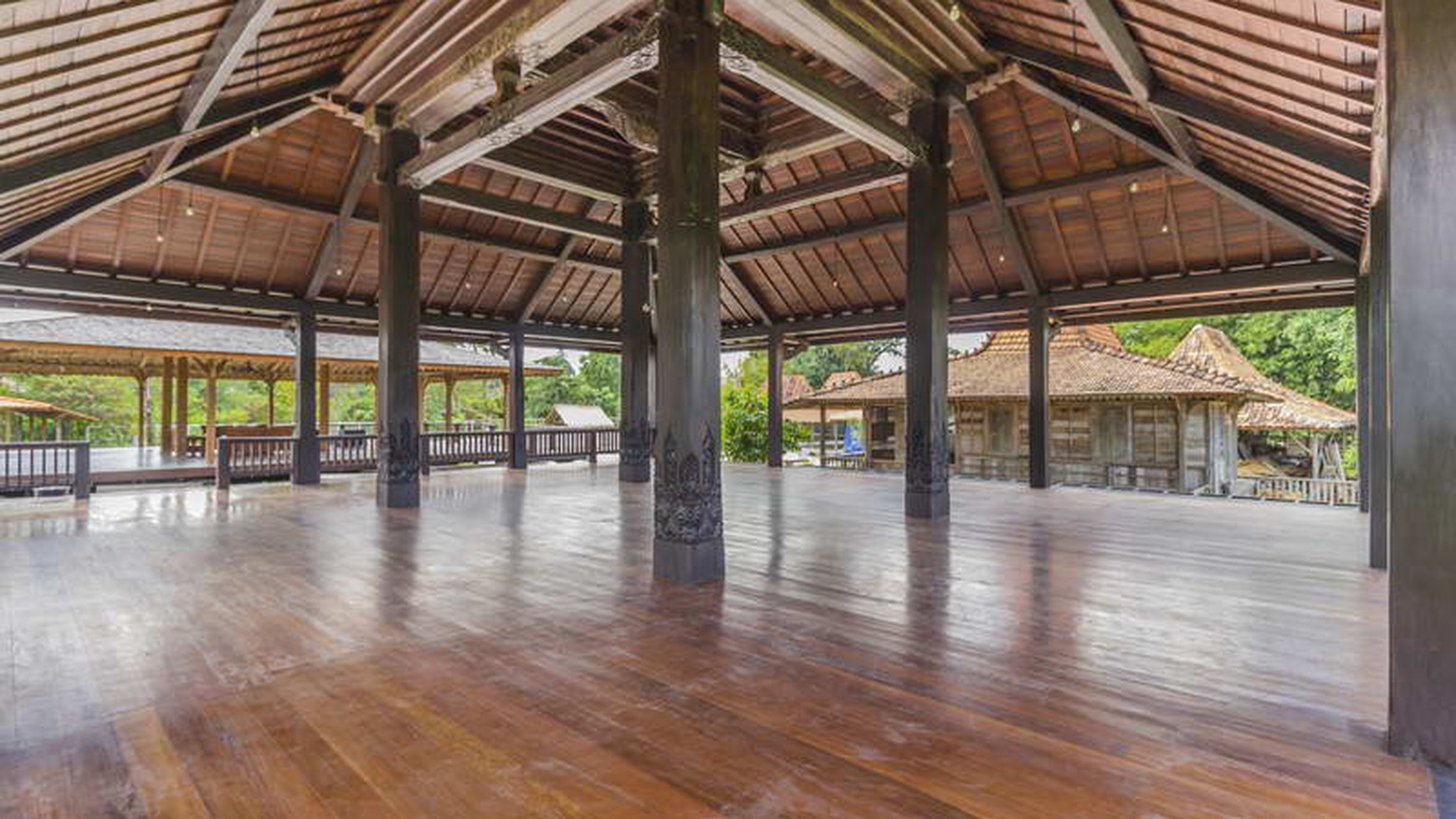 Freehold beautiful 9 joglos in area premium Canggu Bali