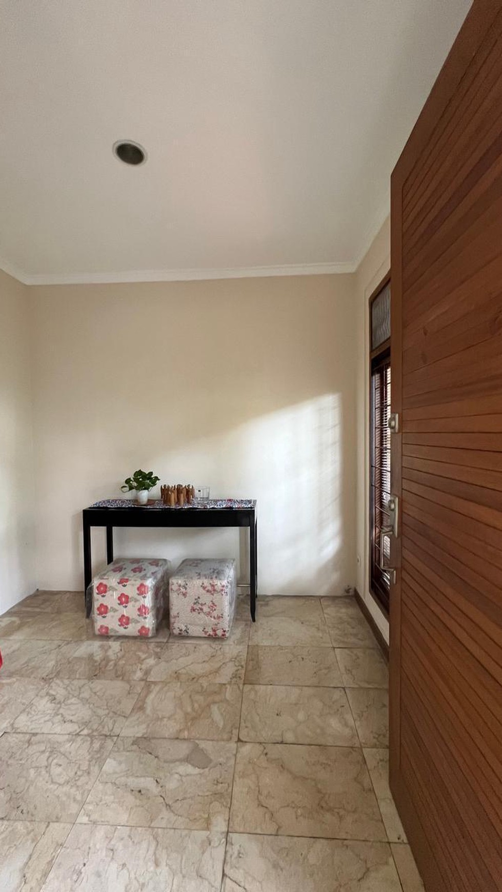 Dijual Rumah 2 lantai di Pondok Indah 