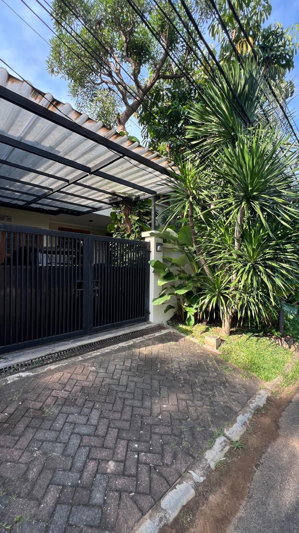 Dijual Rumah 2 lantai di Pondok Indah 