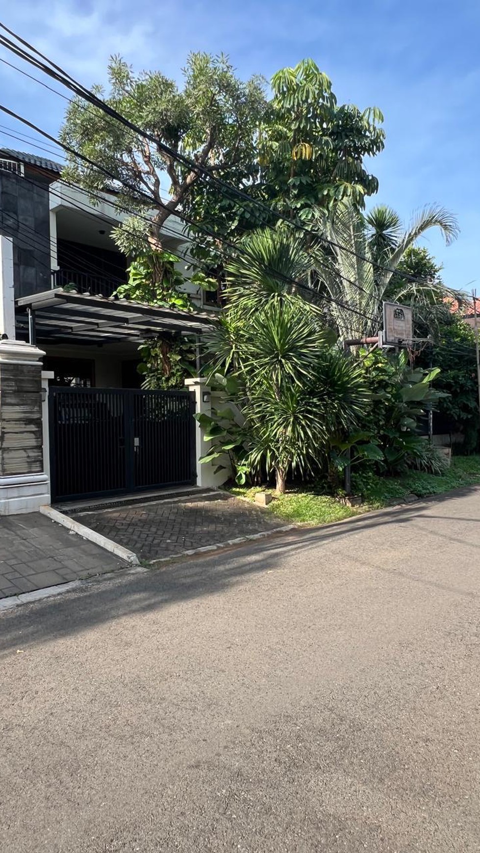 Dijual Rumah 2 lantai di Pondok Indah 