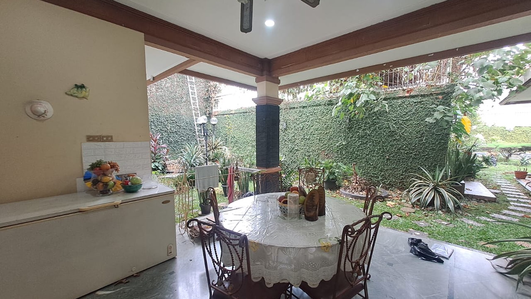 Rumah Cantik dan Nyaman di Tebet 