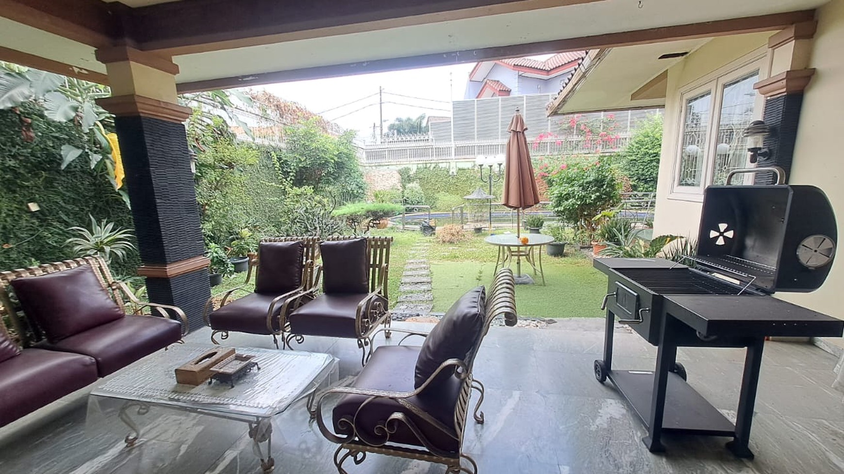 Rumah Cantik dan Nyaman di Tebet 
